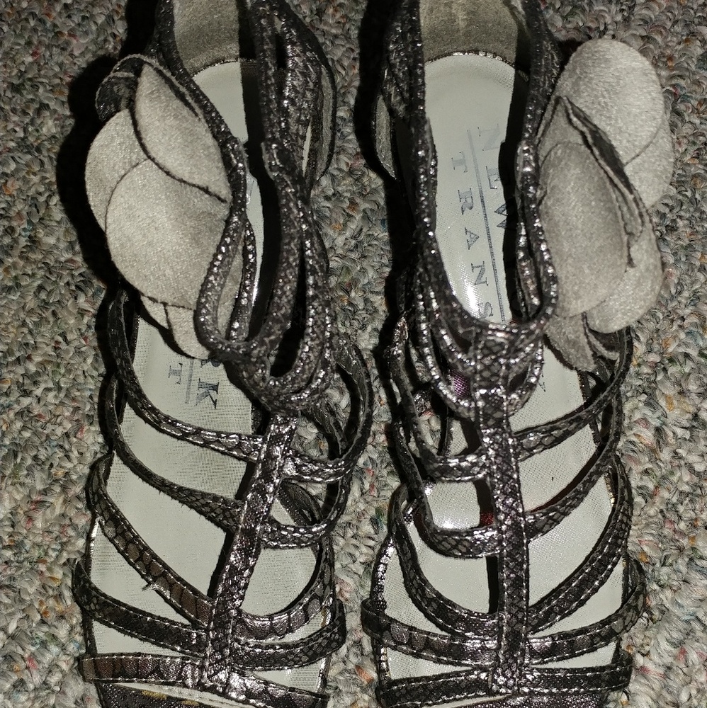Heels - Picture 2 of 3